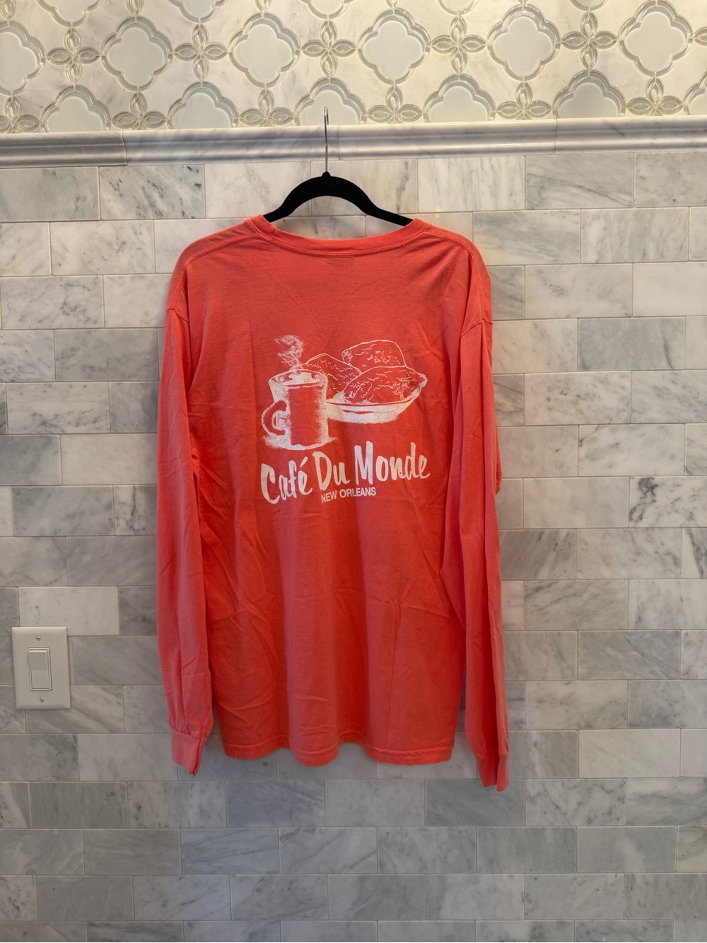 NWOT Cafe Du Monde (Nola) tee